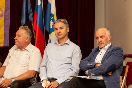 V Kamniku svečano odkrili kip Francetu Tomšiču  (3)